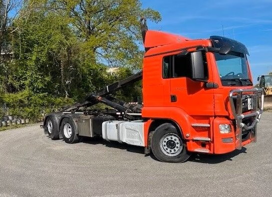 MAN TGS 26.480 6x2-4 BL TGS 26.480 6x2-4 BL, Intarder, Lenk-/Liftachse, Motorabtrieb - Xe tải nâng móc: hình 2 MAN TGS 26.480 6x2-4 BL TGS 26.480 6x2-4 BL, Intarder, Lenk-/Liftachse, Motorabtrieb - Xe tải nâng móc: hình 2
