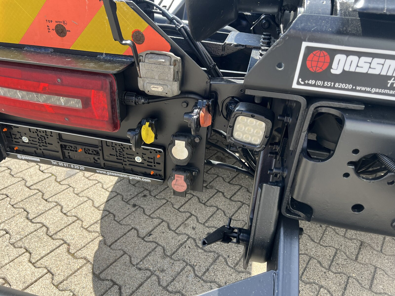 MAN TGS 26.500 6x4H-4 BL TGS 26.500 6x4H-4 BL, HydroDrive, PriTarder, Lenk-/Liftachse, AT-Motor - Xe tải nâng móc: hình 4 MAN TGS 26.500 6x4H-4 BL TGS 26.500 6x4H-4 BL, HydroDrive, PriTarder, Lenk-/Liftachse, AT-Motor - Xe tải nâng móc: hình 4