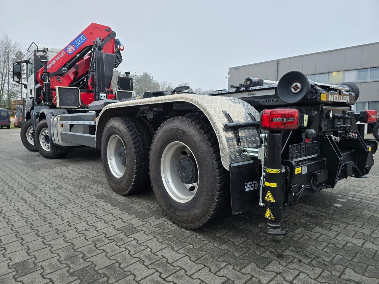 MAN TGS 35.480 8X4 BL TGS 35.480 8X4 BL, Intarder, Kran HMF 3220-K6, 4-fach Abstützung, Funk - Xe tải nâng móc, Xe cẩu tự hành: hình 4 MAN TGS 35.480 8X4 BL TGS 35.480 8X4 BL, Intarder, Kran HMF 3220-K6, 4-fach Abstützung, Funk - Xe tải nâng móc, Xe cẩu tự hành: hình 4
