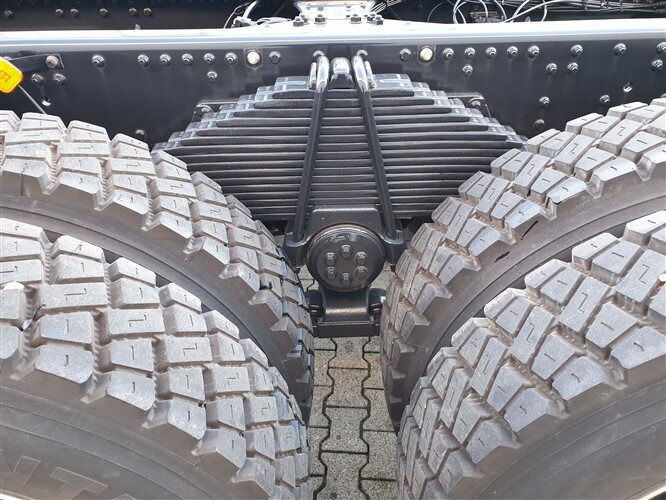 MAN TGS 41.480 8X6 BB TGS 41.480 8X6 BB, ca. 25.000l mit Separatpumpe - Xe bồn: hình 4 MAN TGS 41.480 8X6 BB TGS 41.480 8X6 BB, ca. 25.000l mit Separatpumpe - Xe bồn: hình 4