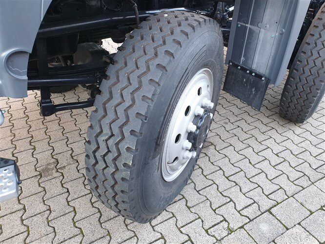 MAN TGS 41.480 8X6 BB TGS 41.480 8X6 BB, ca. 25.000l mit Separatpumpe - Xe bồn: hình 2 MAN TGS 41.480 8X6 BB TGS 41.480 8X6 BB, ca. 25.000l mit Separatpumpe - Xe bồn: hình 2
