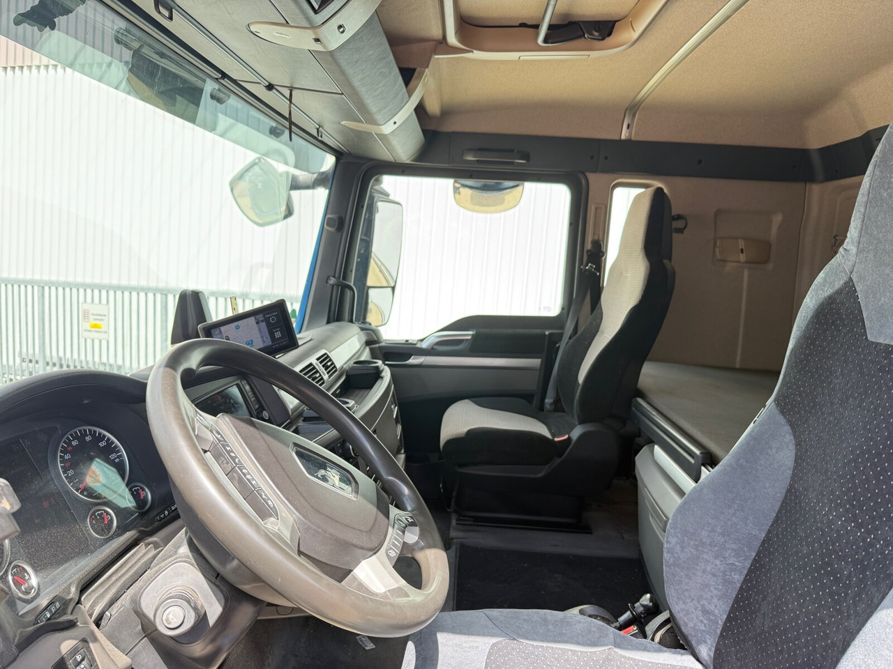 MAN TGX 26.580 6x2-4 BL TGX 26.580 6x2-4 BL, Intarder, Lenk-/Liftachse, Funk - Xe tải nâng móc: hình 3 MAN TGX 26.580 6x2-4 BL TGX 26.580 6x2-4 BL, Intarder, Lenk-/Liftachse, Funk - Xe tải nâng móc: hình 3