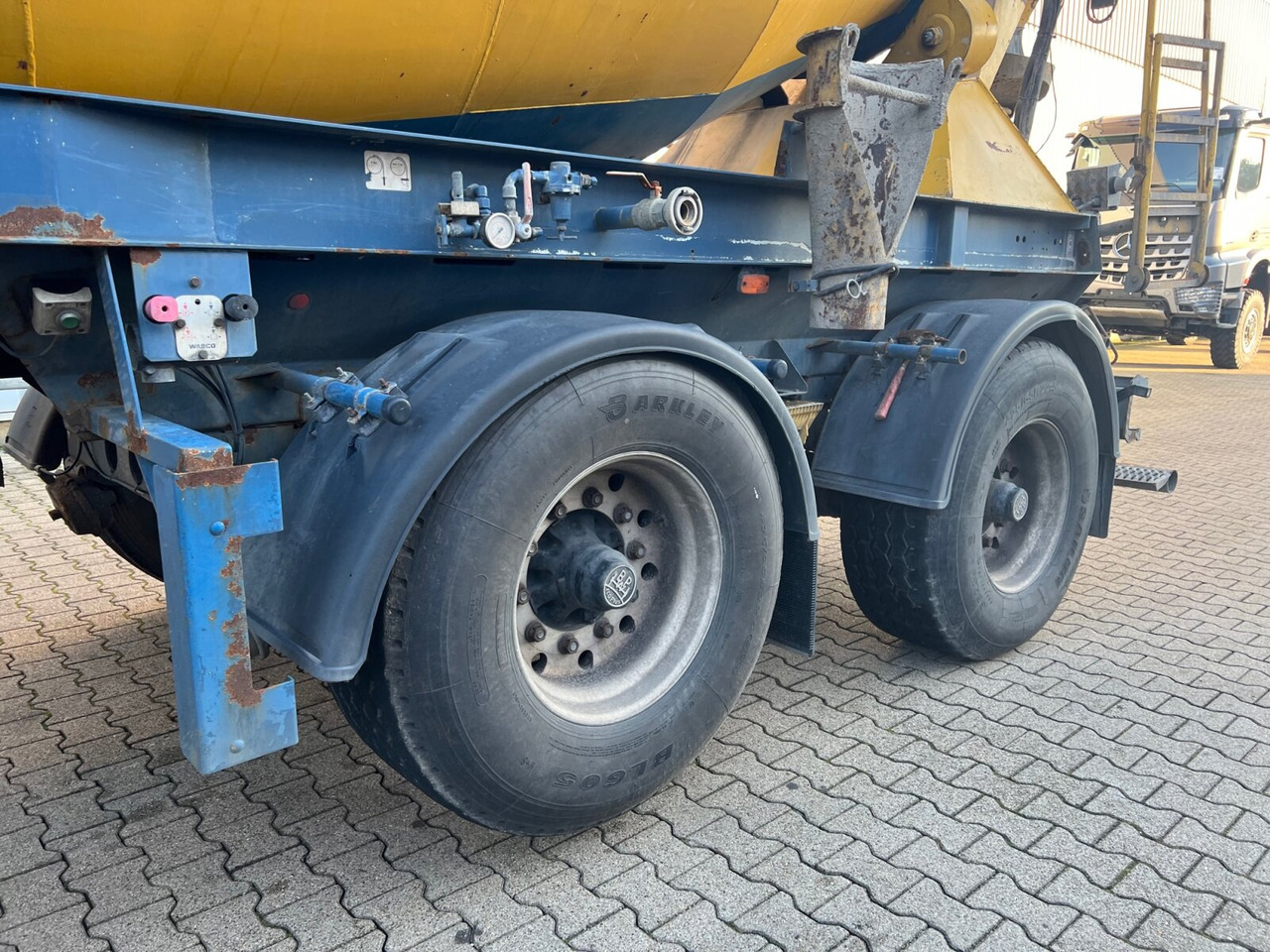 MÜLLER MITTELTAL SF 32 BM/BS mit LIEBHERR Betonmischer ca. 10m³ MÜLLER MITTELTAL SF 32 BM/BS mit LIEBHERR Betonmischer ca. 10m³, Liftachse - Sơ mi rơ moóc trộn bê tông: hình 2 MÜLLER MITTELTAL SF 32 BM/BS mit LIEBHERR Betonmischer ca. 10m³ MÜLLER MITTELTAL SF 32 BM/BS mit LIEBHERR Betonmischer ca. 10m³, Liftachse - Sơ mi rơ moóc trộn bê tông: hình 2