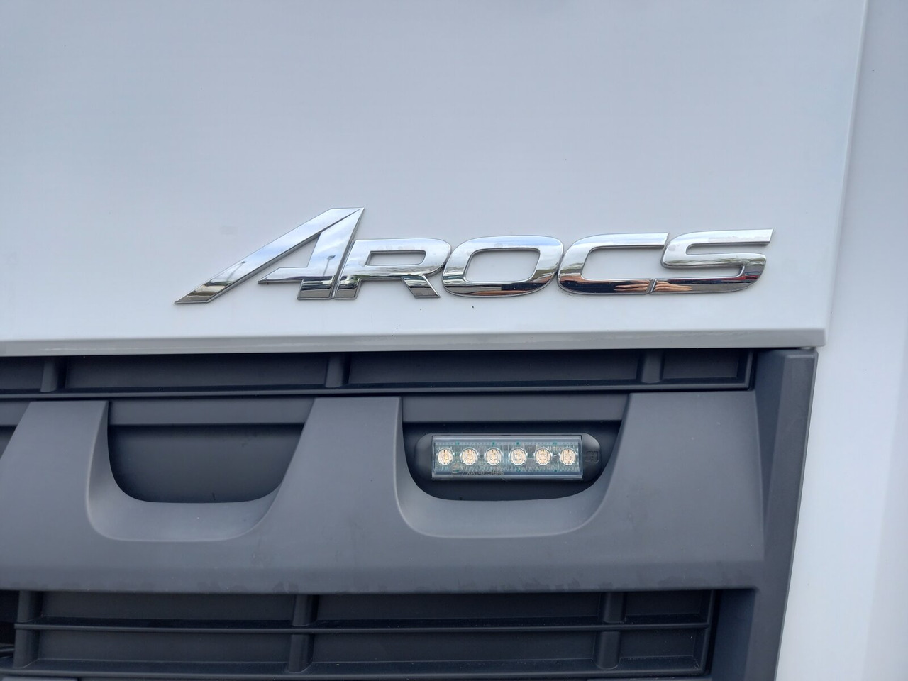 Mercedes-Benz - AROCS 4142 K 8x4 - Xe tải chở thùng nhỏ, Xe cẩu tự hành: hình 5 Mercedes-Benz - AROCS 4142 K 8x4 - Xe tải chở thùng nhỏ, Xe cẩu tự hành: hình 5
