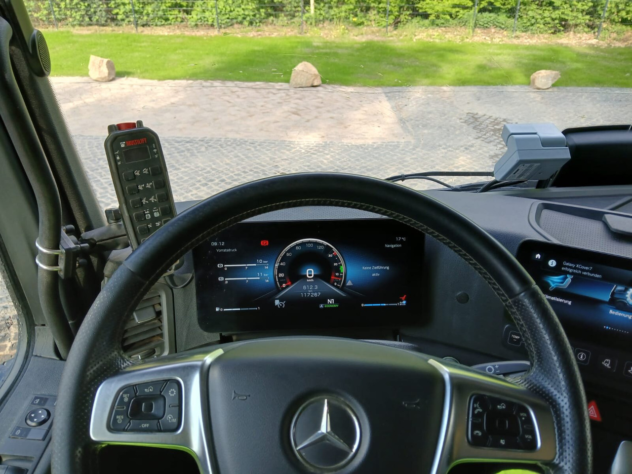 Mercedes-Benz Actros 1832 L 4x2 Actros 1832 L 4x2, Navi, MultimediaCockpit, Funk - Xe tải chở thùng nhỏ: hình 5 Mercedes-Benz Actros 1832 L 4x2 Actros 1832 L 4x2, Navi, MultimediaCockpit, Funk - Xe tải chở thùng nhỏ: hình 5