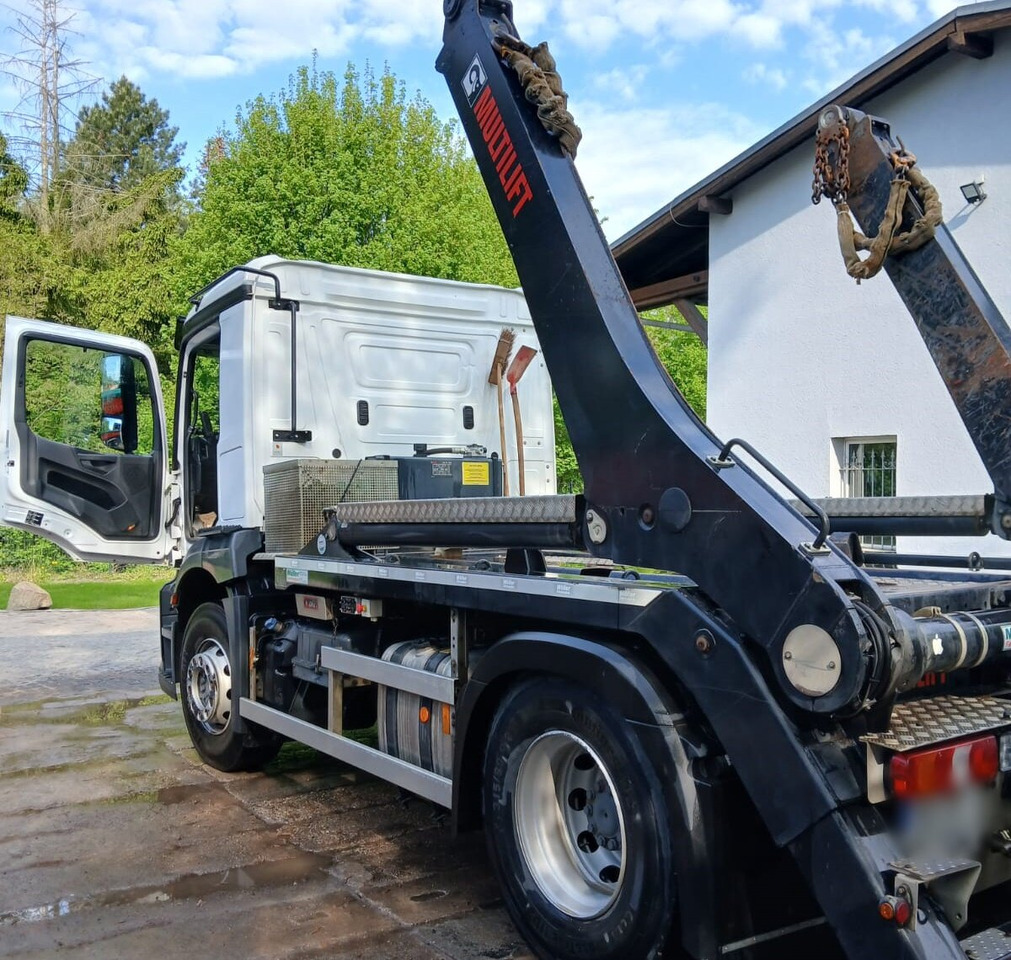 Mercedes-Benz Actros 1832 L 4x2 Actros 1832 L 4x2, Navi, MultimediaCockpit, Funk - Xe tải chở thùng nhỏ: hình 3 Mercedes-Benz Actros 1832 L 4x2 Actros 1832 L 4x2, Navi, MultimediaCockpit, Funk - Xe tải chở thùng nhỏ: hình 3