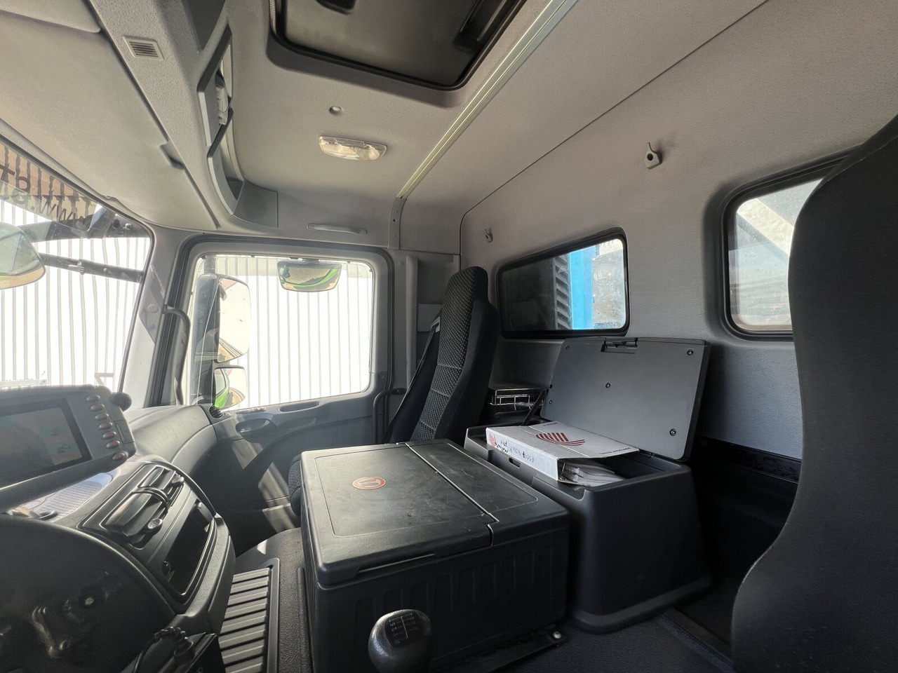 Mercedes-Benz Actros 2032 LA 4x4 Actros 2032 LA 4x4/ Rdstand 3.600 mm - Xe tải khung gầm: hình 5 Mercedes-Benz Actros 2032 LA 4x4 Actros 2032 LA 4x4/ Rdstand 3.600 mm - Xe tải khung gầm: hình 5