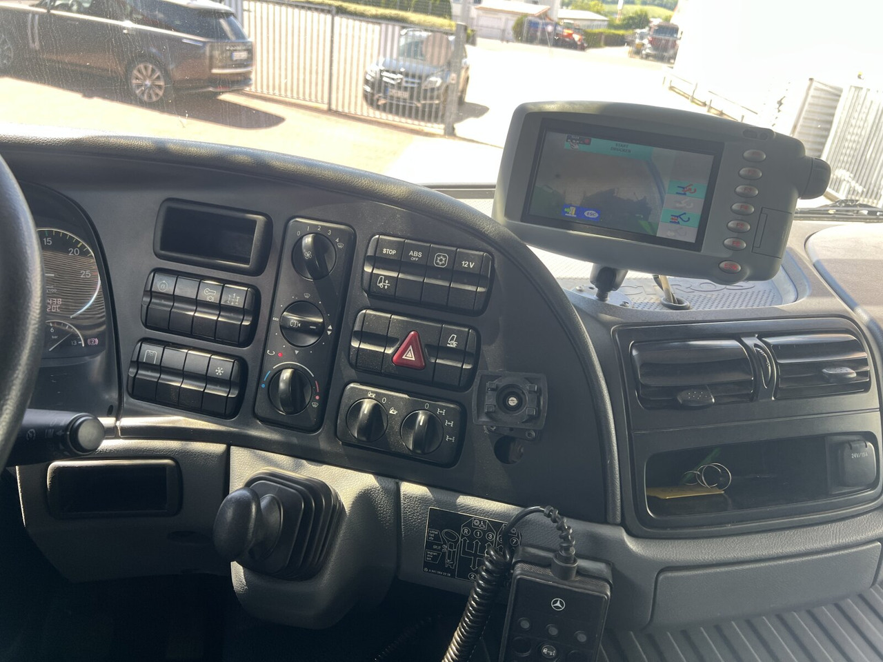 Mercedes-Benz Actros 2032 LA 4x4 Actros 2032 LA 4x4/ Rdstand 3.600 mm - Xe tải khung gầm: hình 3 Mercedes-Benz Actros 2032 LA 4x4 Actros 2032 LA 4x4/ Rdstand 3.600 mm - Xe tải khung gầm: hình 3