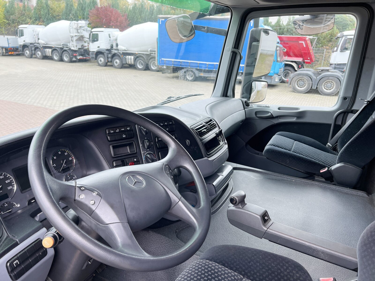 Mercedes-Benz Actros 2532 L 6x2 Actros 2532 L 6x2, Liftachse, LBW Dhollandia - Xe tải hộp: hình 2 Mercedes-Benz Actros 2532 L 6x2 Actros 2532 L 6x2, Liftachse, LBW Dhollandia - Xe tải hộp: hình 2
