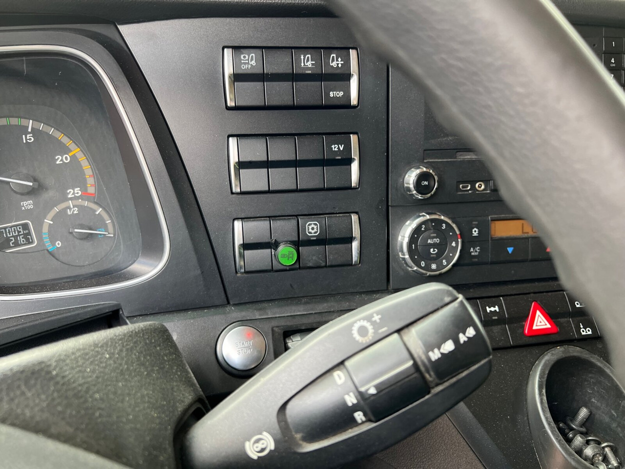 Mercedes-Benz Actros 2542/48 L/nR 6x2 Actros 2542/48 L/nR 6x2, Retarder, Standklima, StreamSpace, SoloStar - Xe chở container/ Xe tải hoán đổi thân: hình 5 Mercedes-Benz Actros 2542/48 L/nR 6x2 Actros 2542/48 L/nR 6x2, Retarder, Standklima, StreamSpace, SoloStar - Xe chở container/ Xe tải hoán đổi thân: hình 5