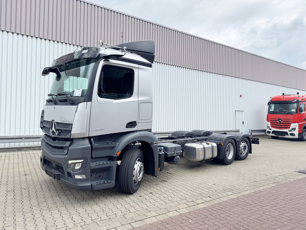 Mercedes-Benz Actros 2546 L 6x2 Actros 2546 L 6x2, Retarder, Lenk-/Lift, LED, Navi, ADR, MirrorCam, MultimediaCockpit - Xe tải khung gầm: hình 1 Mercedes-Benz Actros 2546 L 6x2 Actros 2546 L 6x2, Retarder, Lenk-/Lift, LED, Navi, ADR, MirrorCam, MultimediaCockpit - Xe tải khung gầm: hình 1