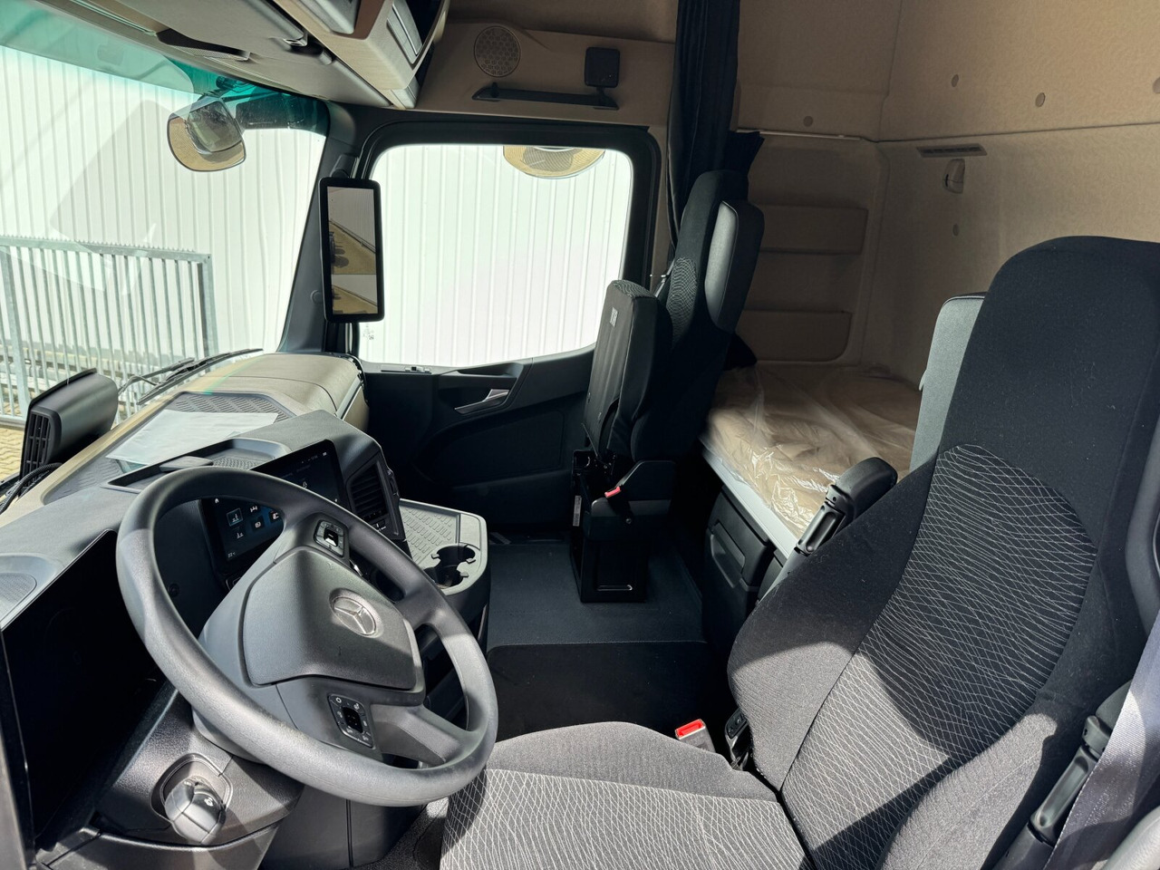 Mercedes-Benz Actros 2548 L 6x2 Actros 2548 L 6x2, Retarder, Lenk-/Liftachse, Navi, MirrorCam, MultimediaCockpit - Xe tải khung gầm: hình 3 Mercedes-Benz Actros 2548 L 6x2 Actros 2548 L 6x2, Retarder, Lenk-/Liftachse, Navi, MirrorCam, MultimediaCockpit - Xe tải khung gầm: hình 3