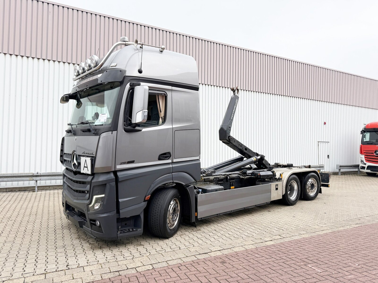 Mercedes-Benz Actros 2552 L 6x2 Actros 2552 L 6x2, Lenk/Lift, Retarder, GigaSpace, LED, Motorabtrieb, Meiller Tectrum, Funk - Xe tải nâng móc: hình 1 Mercedes-Benz Actros 2552 L 6x2 Actros 2552 L 6x2, Lenk/Lift, Retarder, GigaSpace, LED, Motorabtrieb, Meiller Tectrum, Funk - Xe tải nâng móc: hình 1