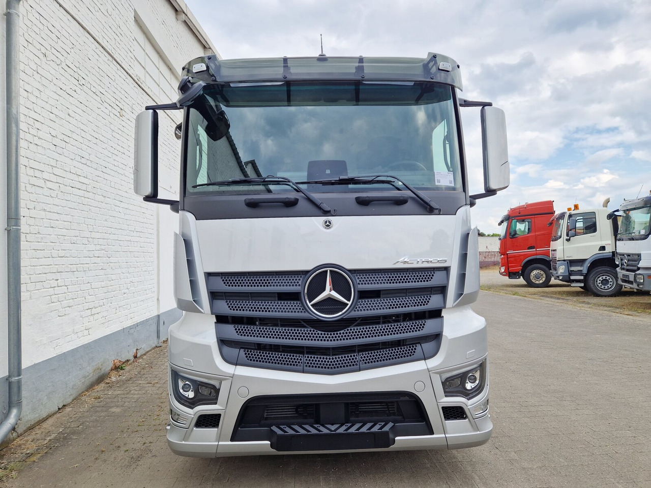 Mercedes-Benz Actros 2553 LL 6x2 Actros 2553 LL 6x2/46, Retarder, Liftachse, MultimediaCockpit, LED, Navi - Xe tải nâng móc: hình 3 Mercedes-Benz Actros 2553 LL 6x2 Actros 2553 LL 6x2/46, Retarder, Liftachse, MultimediaCockpit, LED, Navi - Xe tải nâng móc: hình 3