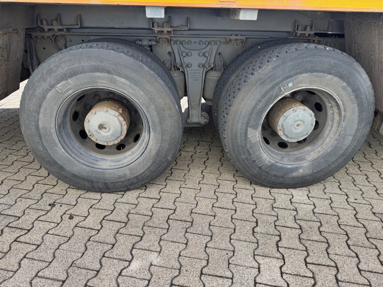 Mercedes-Benz Actros 2641/48 L 6x4 Actros 2641/48 L 6x4 - Xe tải khung gầm: hình 3 Mercedes-Benz Actros 2641/48 L 6x4 Actros 2641/48 L 6x4 - Xe tải khung gầm: hình 3