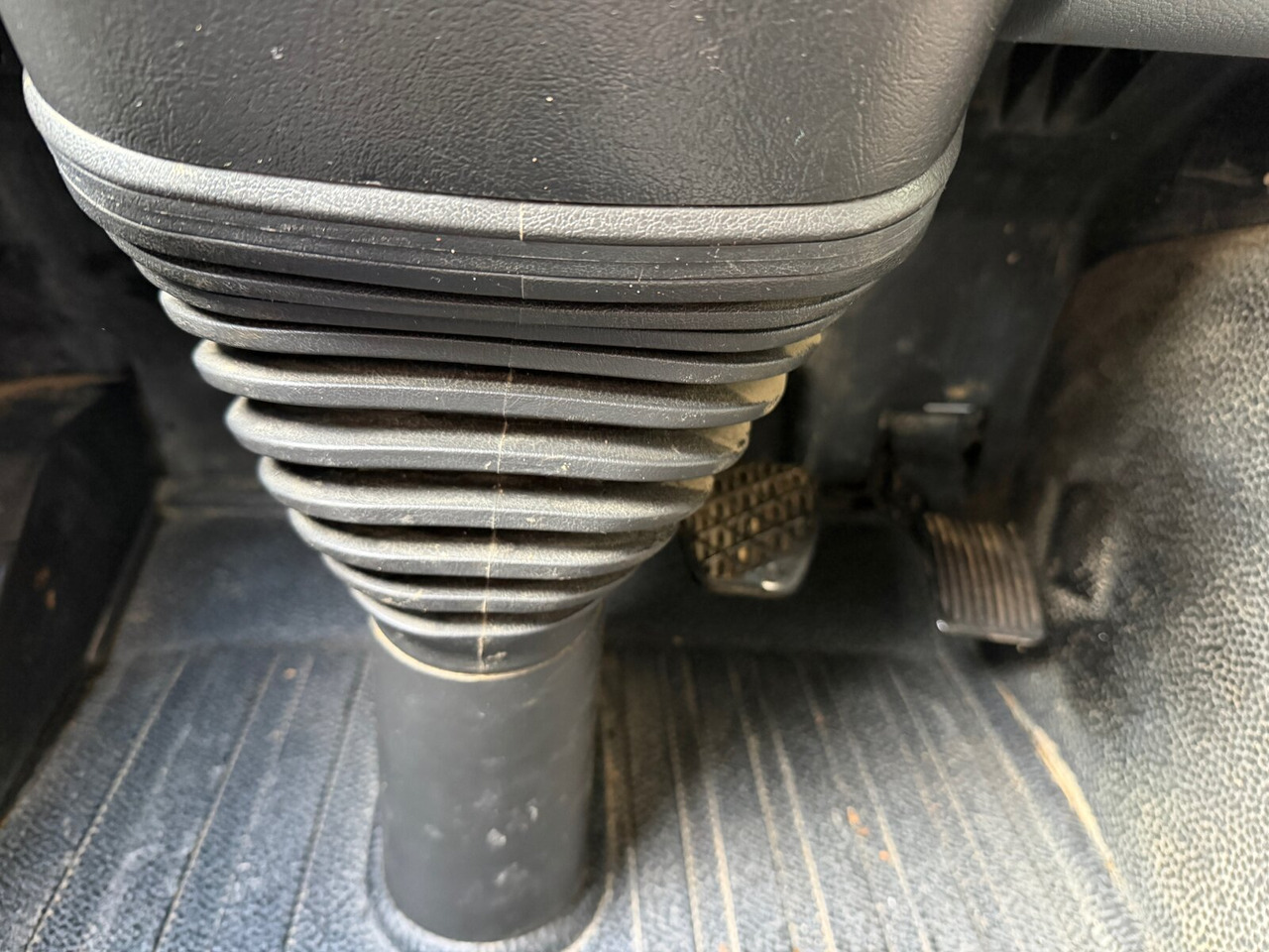 Mercedes-Benz Actros 2644 L 6x4 Actros 2644 L 6x4 - Xe tải nâng móc: hình 3 Mercedes-Benz Actros 2644 L 6x4 Actros 2644 L 6x4 - Xe tải nâng móc: hình 3