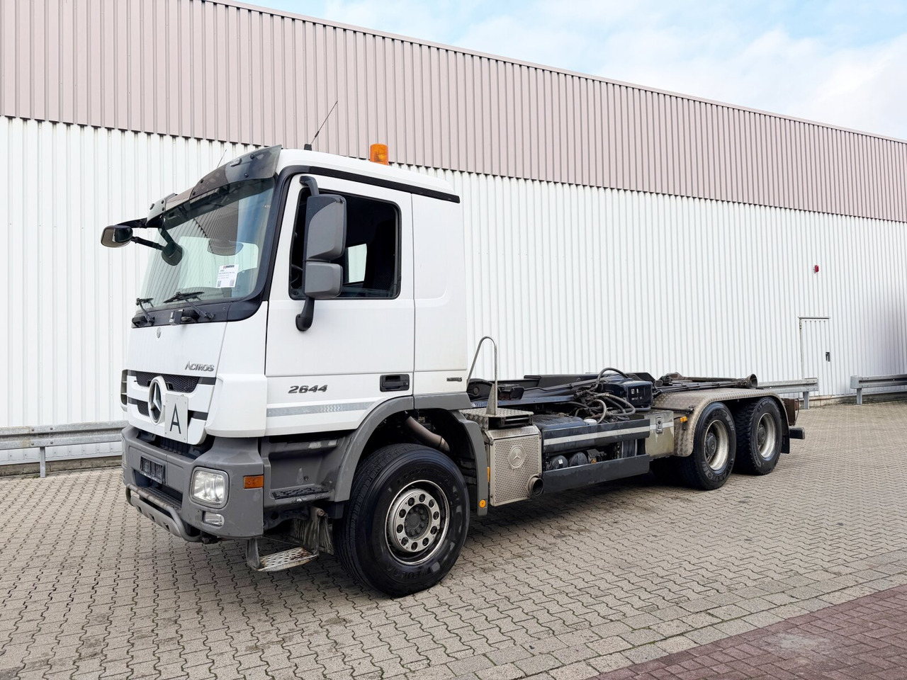 Mercedes-Benz Actros 2644 L 6x4 Actros 2644 L 6x4 - Xe tải khung gầm: hình 1 Mercedes-Benz Actros 2644 L 6x4 Actros 2644 L 6x4 - Xe tải khung gầm: hình 1