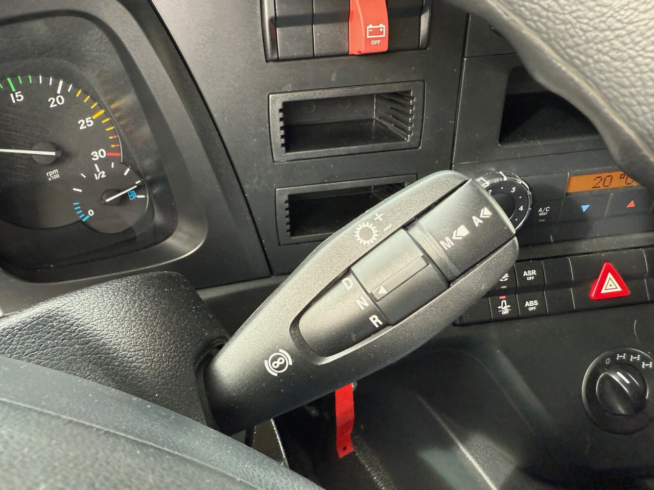 Mercedes-Benz Arocs 1827/30 A 4x4 Arocs 1827/30 A 4x4, Ex-! - Xe tải thùng lửng/ Phẳng: hình 4 Mercedes-Benz Arocs 1827/30 A 4x4 Arocs 1827/30 A 4x4, Ex-! - Xe tải thùng lửng/ Phẳng: hình 4