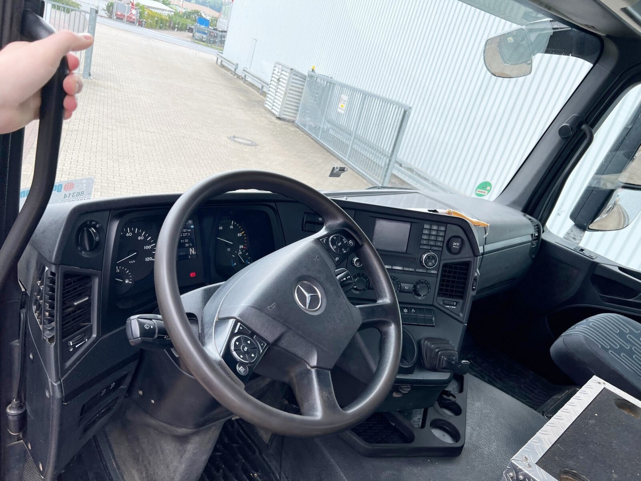 Mercedes-Benz Arocs 1840 K 4x2 Arocs 1840 K 4x2 - Xe ben: hình 4 Mercedes-Benz Arocs 1840 K 4x2 Arocs 1840 K 4x2 - Xe ben: hình 4