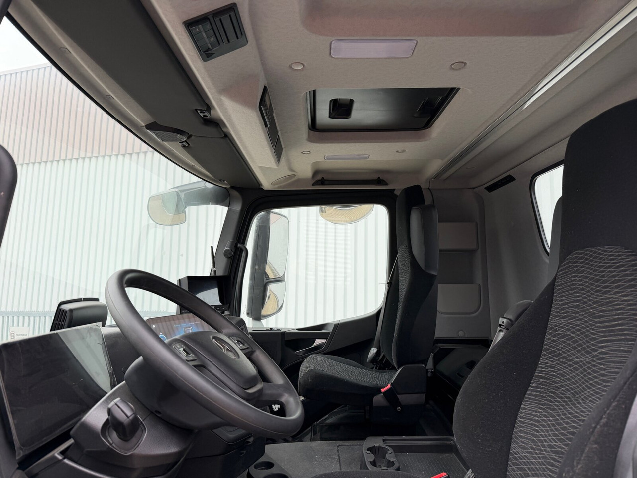 Mercedes-Benz Arocs 1840 K 4x2 Arocs 1840 K 4x2, MultimediaCockpit, 2x Nebenantrieb, NMV & Motorabtrieb - Xe tải nâng móc: hình 3 Mercedes-Benz Arocs 1840 K 4x2 Arocs 1840 K 4x2, MultimediaCockpit, 2x Nebenantrieb, NMV & Motorabtrieb - Xe tải nâng móc: hình 3