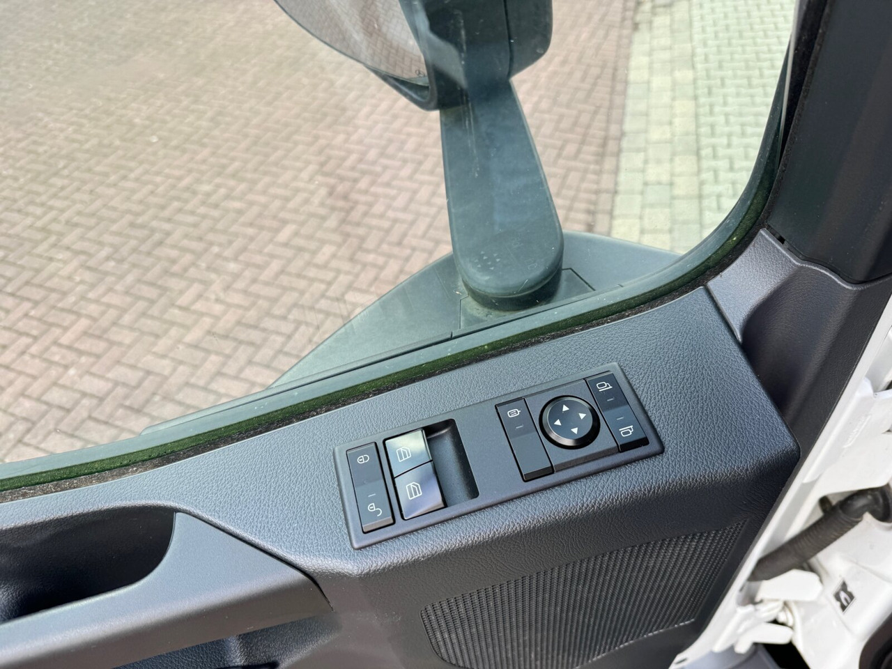 Mercedes-Benz Arocs 1840 L 4x2 Arocs 1840 L 4x2, MultimediaCockpit, Navi - Xe tải chuyên chở tự động: hình 5 Mercedes-Benz Arocs 1840 L 4x2 Arocs 1840 L 4x2, MultimediaCockpit, Navi - Xe tải chuyên chở tự động: hình 5