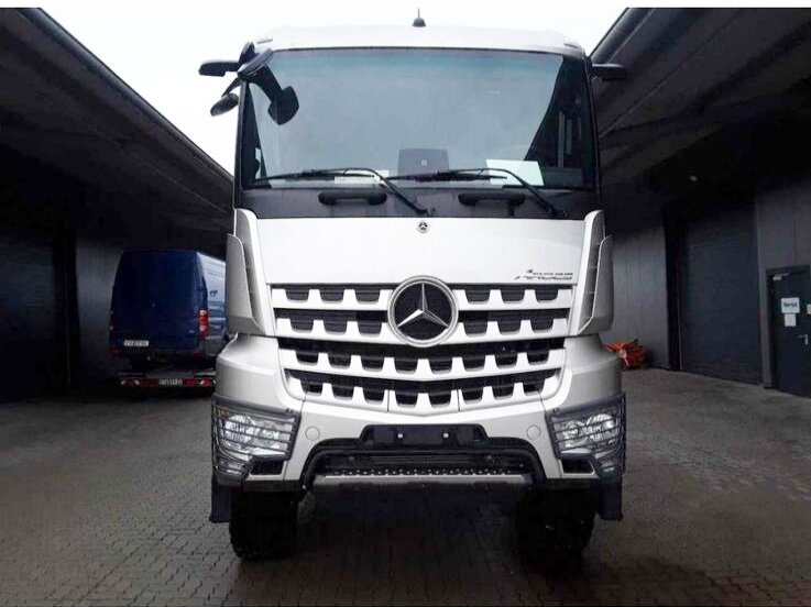 Mercedes-Benz Arocs 2053 A 4x4 Arocs 2053 A 4x4, Grounder, MirrorCam, Multimedia Cockpit, Navi - Xe tải khung gầm: hình 2 Mercedes-Benz Arocs 2053 A 4x4 Arocs 2053 A 4x4, Grounder, MirrorCam, Multimedia Cockpit, Navi - Xe tải khung gầm: hình 2
