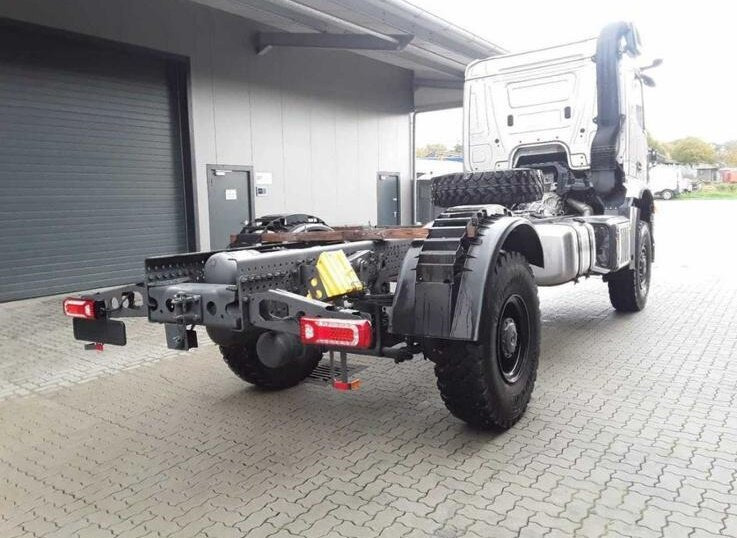 Mercedes-Benz Arocs 2053 A 4x4 Arocs 2053 A 4x4, Grounder, MirrorCam, Multimedia Cockpit, Navi - Xe tải khung gầm: hình 5 Mercedes-Benz Arocs 2053 A 4x4 Arocs 2053 A 4x4, Grounder, MirrorCam, Multimedia Cockpit, Navi - Xe tải khung gầm: hình 5
