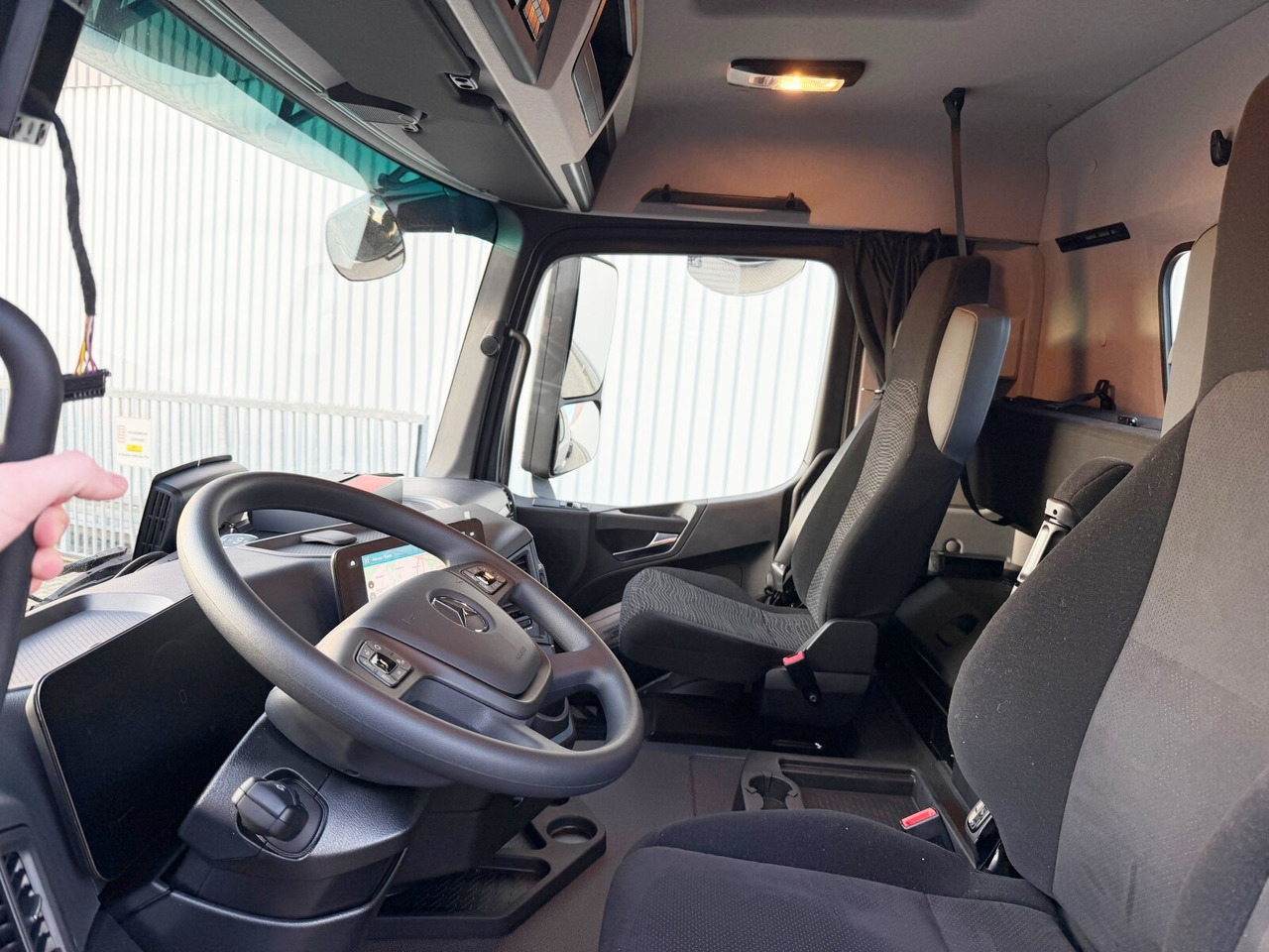 Mercedes-Benz Arocs 2553 L 6x2 Arocs 2553 L 6x2, Lenk-/Liftachse, Navi, MultimediaCockpit, Motorabtrieb - Xe tải nâng móc: hình 2 Mercedes-Benz Arocs 2553 L 6x2 Arocs 2553 L 6x2, Lenk-/Liftachse, Navi, MultimediaCockpit, Motorabtrieb - Xe tải nâng móc: hình 2