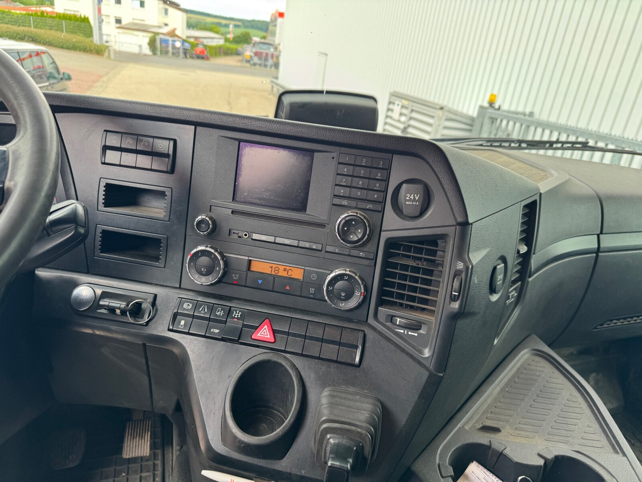 Mercedes-Benz Arocs 2651 L 6x4 Arocs 2651 L 6x4, Retarder, StreamSpace - Xe tải khung gầm: hình 2 Mercedes-Benz Arocs 2651 L 6x4 Arocs 2651 L 6x4, Retarder, StreamSpace - Xe tải khung gầm: hình 2