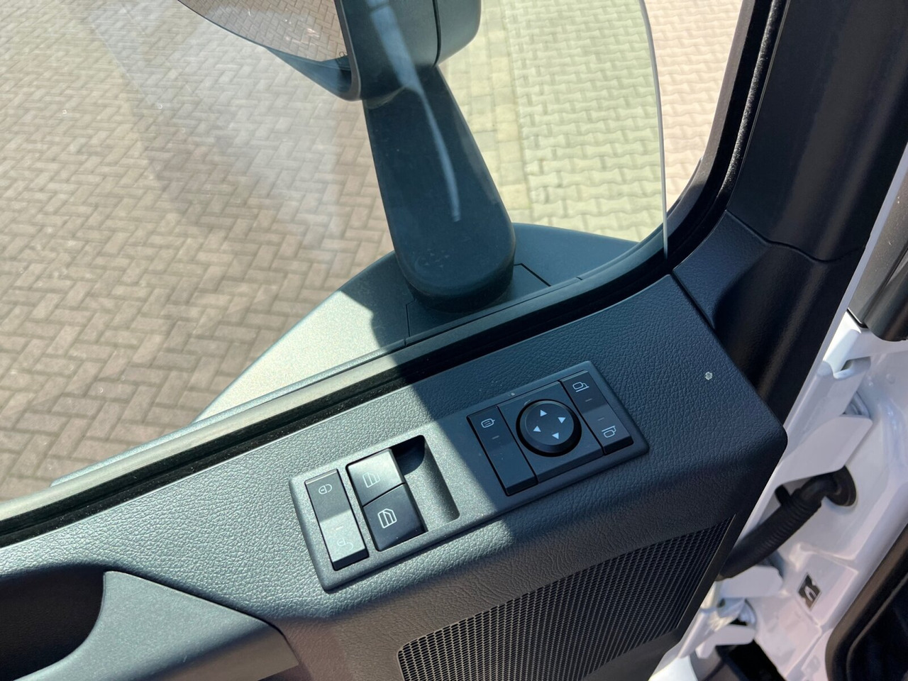 Mercedes-Benz Arocs 3240 8x4 Arocs 3240 8x4/42 - Xe tải nâng móc: hình 5 Mercedes-Benz Arocs 3240 8x4 Arocs 3240 8x4/42 - Xe tải nâng móc: hình 5