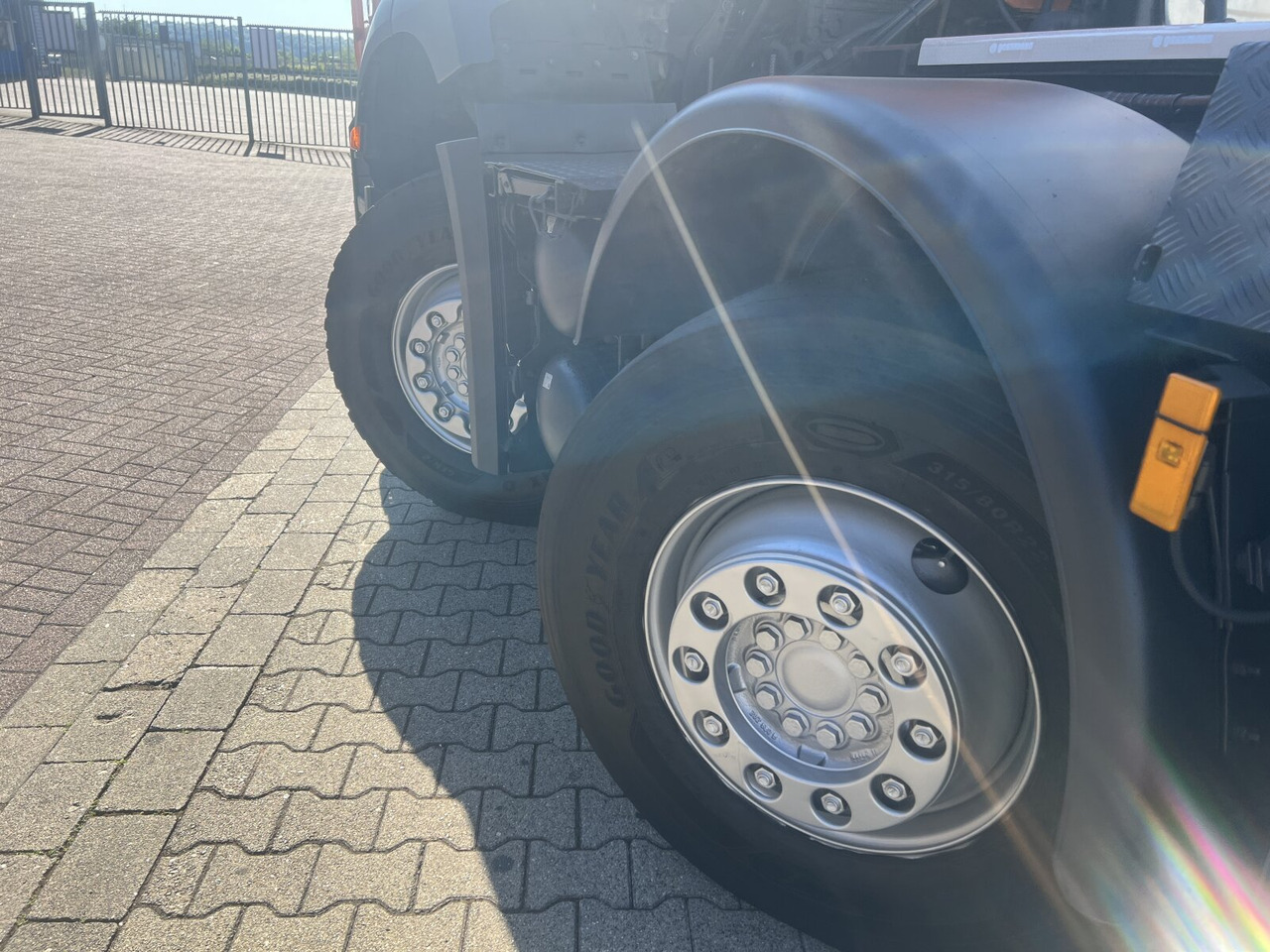 Mercedes-Benz Arocs 3243 LK 8x4/4 Arocs 3243 LK 8x4/4, Motorabtrieb - Xe tải nâng móc: hình 2 Mercedes-Benz Arocs 3243 LK 8x4/4 Arocs 3243 LK 8x4/4, Motorabtrieb - Xe tải nâng móc: hình 2