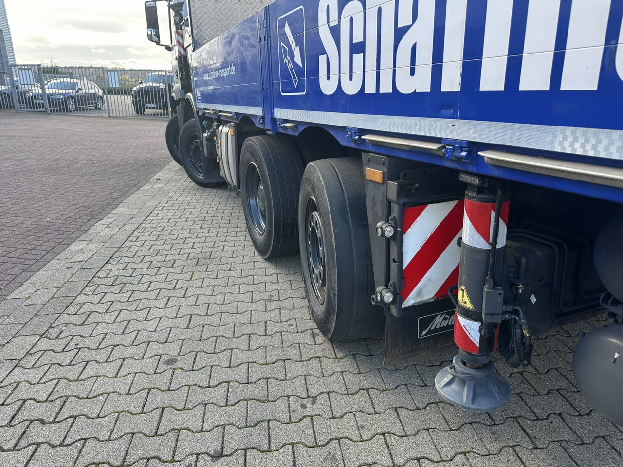 Mercedes-Benz Arocs 3245 L 8x2/6 Arocs 3245 L 8x2/6, Kran Fassi F 545 RA 2.26 XE, Jib, Funk, 29,7 m - 400 kg - Xe cẩu tự hành, Xe tải thùng lửng/ Phẳng: hình 3 Mercedes-Benz Arocs 3245 L 8x2/6 Arocs 3245 L 8x2/6, Kran Fassi F 545 RA 2.26 XE, Jib, Funk, 29,7 m - 400 kg - Xe cẩu tự hành, Xe tải thùng lửng/ Phẳng: hình 3