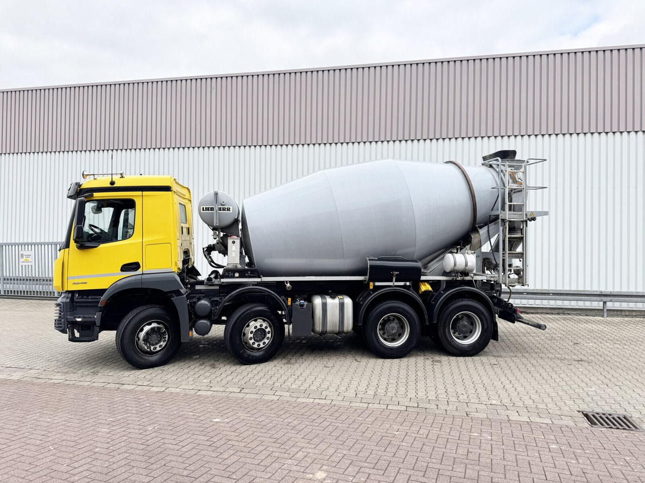Mercedes-Benz Arocs 3246 B 8x4/4 Arocs 3246 B 8x4/4, Liebherr HTM 905 Mischer, 9m³, Multimedia Cockpit, Navi - Xe trộn bê tông: hình 3 Mercedes-Benz Arocs 3246 B 8x4/4 Arocs 3246 B 8x4/4, Liebherr HTM 905 Mischer, 9m³, Multimedia Cockpit, Navi - Xe trộn bê tông: hình 3