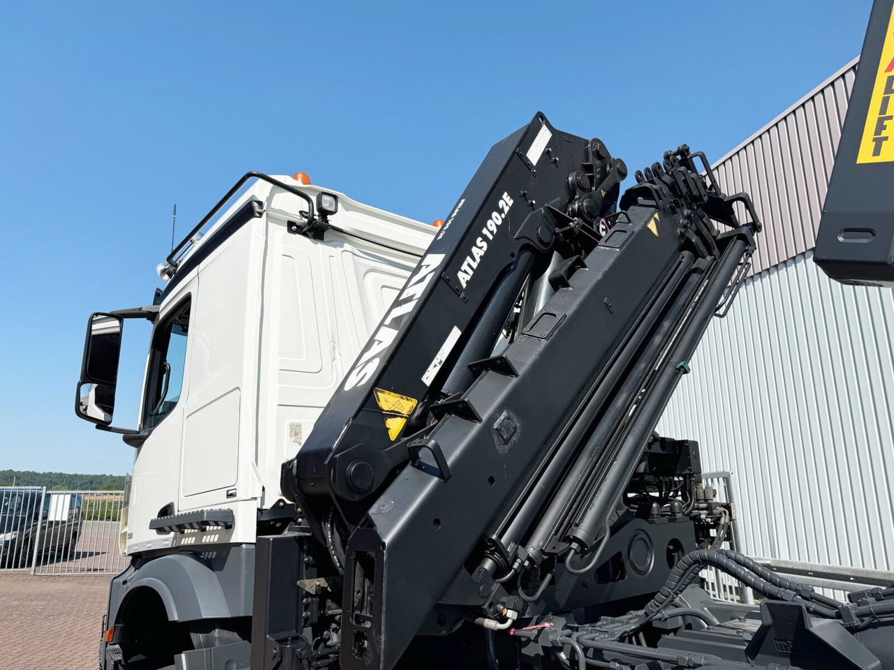 Mercedes-Benz Arocs 3351 AK 6x6 Arocs 3351 AK 6x6, Retarder, Navi, Grounder, Kran Atlas AK 190.2E, Funk - Xe tải nâng móc, Xe cẩu tự hành: hình 4 Mercedes-Benz Arocs 3351 AK 6x6 Arocs 3351 AK 6x6, Retarder, Navi, Grounder, Kran Atlas AK 190.2E, Funk - Xe tải nâng móc, Xe cẩu tự hành: hình 4