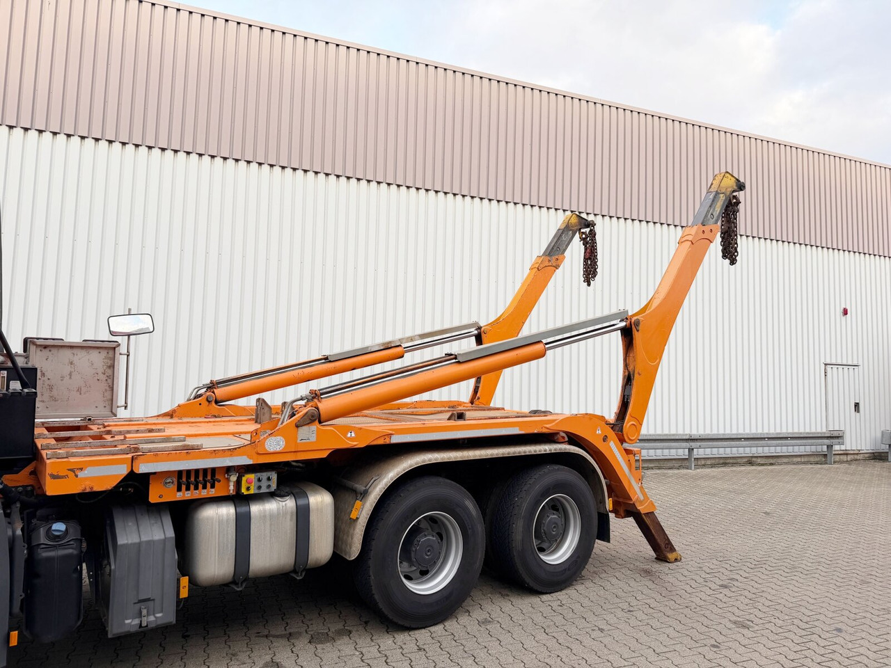 Mercedes-Benz Arocs 3353 K 6x4 Arocs 3353 K 6x4, Grounder, Retarder, Tele-Absetzer, Funk - Xe tải chở thùng nhỏ: hình 2 Mercedes-Benz Arocs 3353 K 6x4 Arocs 3353 K 6x4, Grounder, Retarder, Tele-Absetzer, Funk - Xe tải chở thùng nhỏ: hình 2