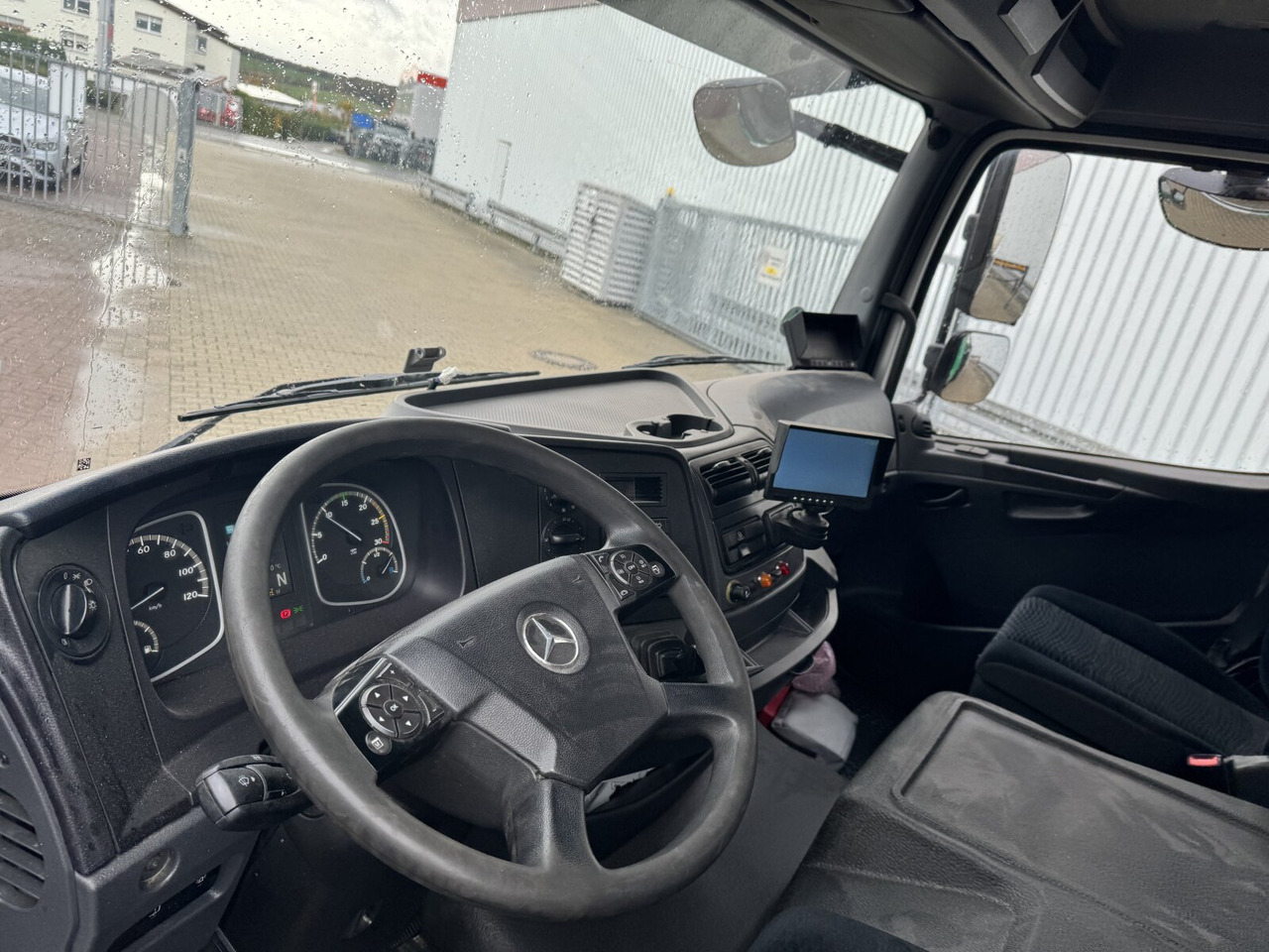 Mercedes-Benz Atego 1223 L 4x2 Atego 1223 L 4x2 mit Heckkran Atlas 88.3-A2L, Funk - Xe cẩu tự hành, Xe tải thùng lửng/ Phẳng: hình 5 Mercedes-Benz Atego 1223 L 4x2 Atego 1223 L 4x2 mit Heckkran Atlas 88.3-A2L, Funk - Xe cẩu tự hành, Xe tải thùng lửng/ Phẳng: hình 5