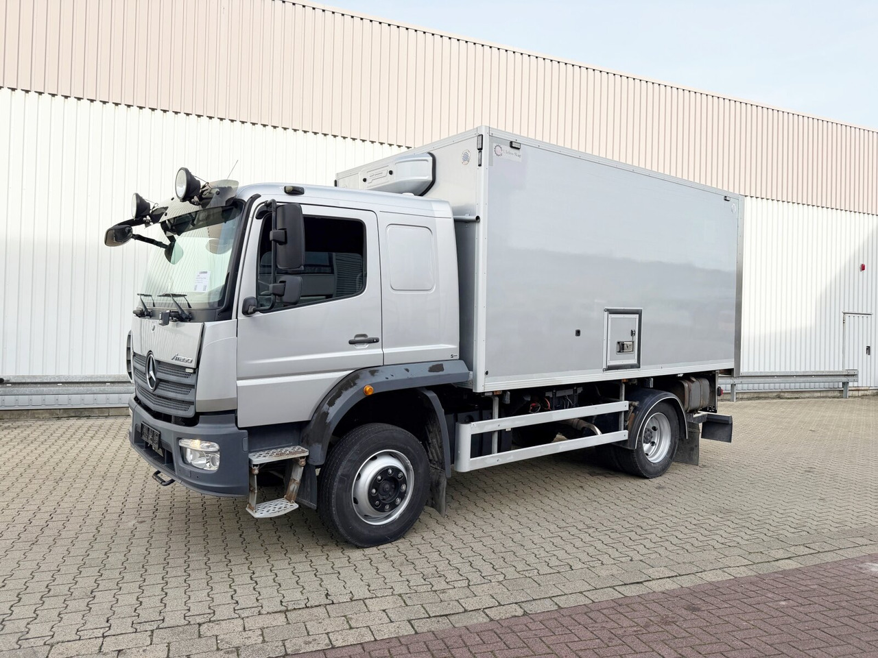 Mercedes-Benz Atego 1330 4x4 Atego 1330 4x4, Iso-Koffer mit Heizung, LBW - Xe tải hộp: hình 1 Mercedes-Benz Atego 1330 4x4 Atego 1330 4x4, Iso-Koffer mit Heizung, LBW - Xe tải hộp: hình 1
