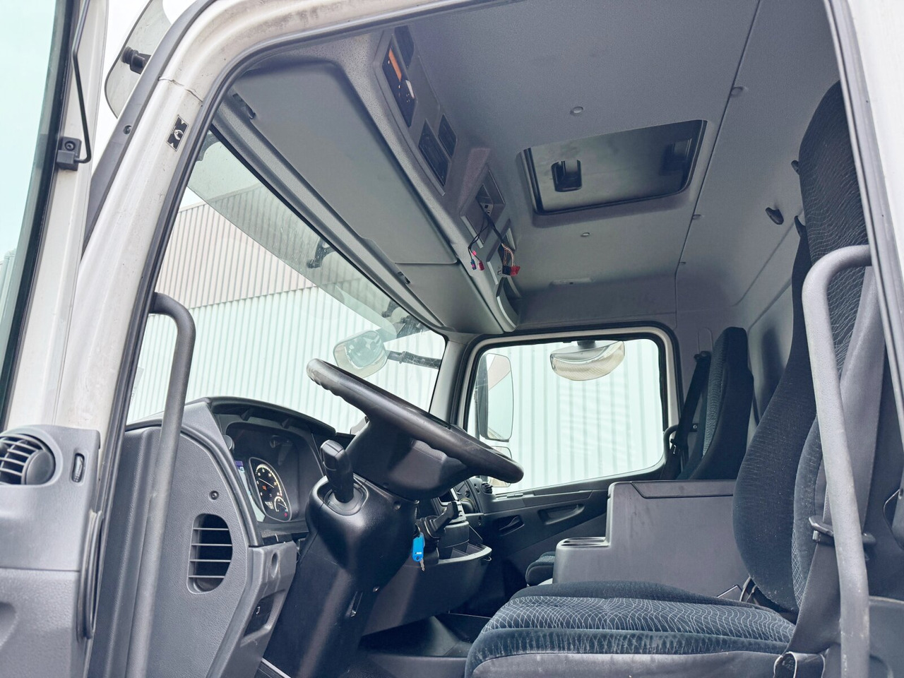 Mercedes-Benz Atego 1530 L 4x2 Atego 1530 L 4x2 mit LBW Dhollandia - Xe tải thùng lửng/ Phẳng: hình 2 Mercedes-Benz Atego 1530 L 4x2 Atego 1530 L 4x2 mit LBW Dhollandia - Xe tải thùng lửng/ Phẳng: hình 2