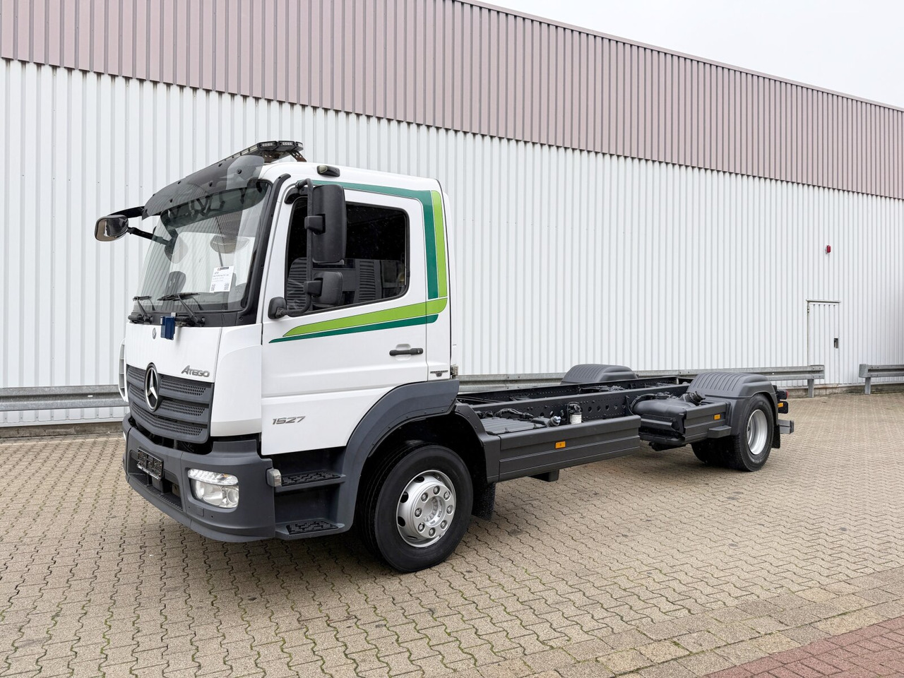 Mercedes-Benz Atego 1627 L 4x2 Atego 1627 L 4x2, 6-Zylinder, Motorabtrieb - Xe tải khung gầm: hình 1 Mercedes-Benz Atego 1627 L 4x2 Atego 1627 L 4x2, 6-Zylinder, Motorabtrieb - Xe tải khung gầm: hình 1