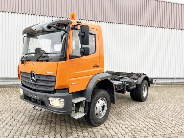 Mercedes-Benz Atego 1630 AK 4x4 Atego 1630 AK 4x4, 2x Nebenantrieb, Rechtslenker - Xe tải khung gầm: hình 1 Mercedes-Benz Atego 1630 AK 4x4 Atego 1630 AK 4x4, 2x Nebenantrieb, Rechtslenker - Xe tải khung gầm: hình 1