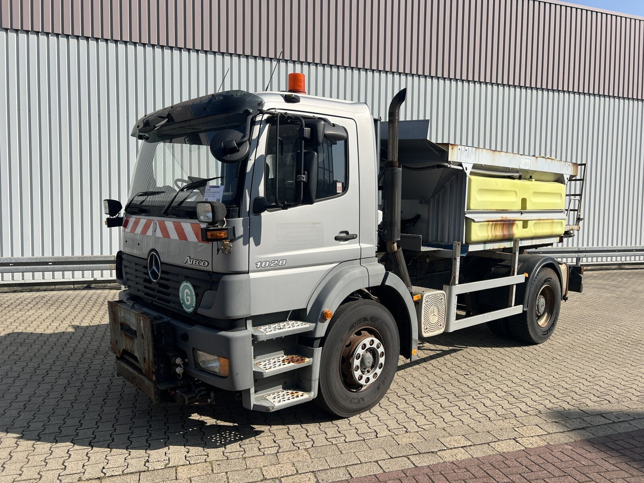 Mercedes-Benz Atego 1828 L 4x2 Atego 1828 L 4x2, Rechtslenker, Winterdienstaustattung - Xe tải khung gầm: hình 1 Mercedes-Benz Atego 1828 L 4x2 Atego 1828 L 4x2, Rechtslenker, Winterdienstaustattung - Xe tải khung gầm: hình 1