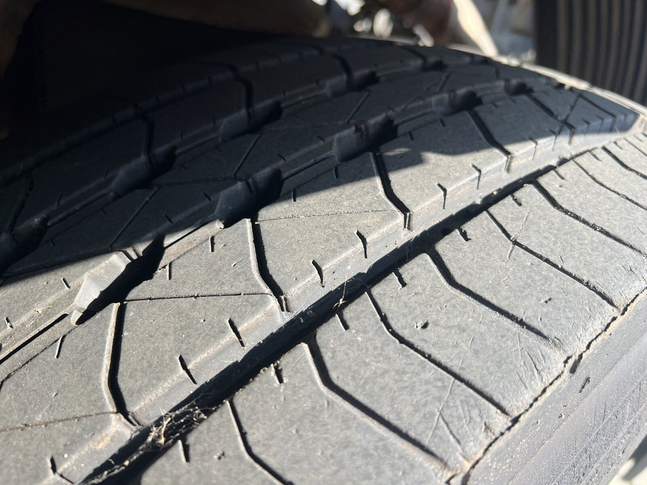 Mercedes-Benz Atego 1828 L 4x2 Atego 1828 L 4x2, Rechtslenker, Winterdienstaustattung - Xe tải khung gầm: hình 3 Mercedes-Benz Atego 1828 L 4x2 Atego 1828 L 4x2, Rechtslenker, Winterdienstaustattung - Xe tải khung gầm: hình 3