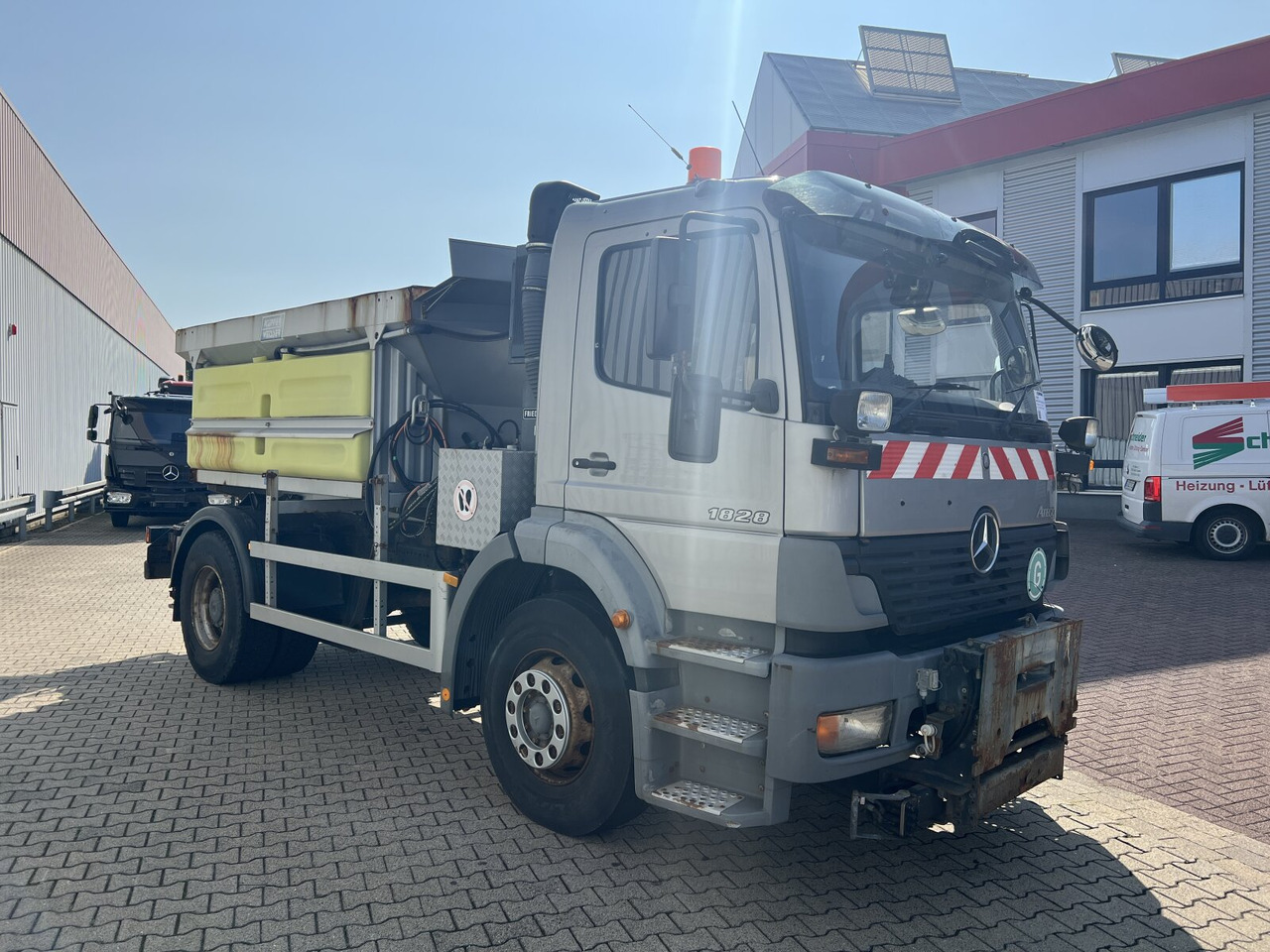 Mercedes-Benz Atego 1828 L 4x2 Atego 1828 L 4x2, Rechtslenker, Winterdienstaustattung - Xe tải khung gầm: hình 5 Mercedes-Benz Atego 1828 L 4x2 Atego 1828 L 4x2, Rechtslenker, Winterdienstaustattung - Xe tải khung gầm: hình 5