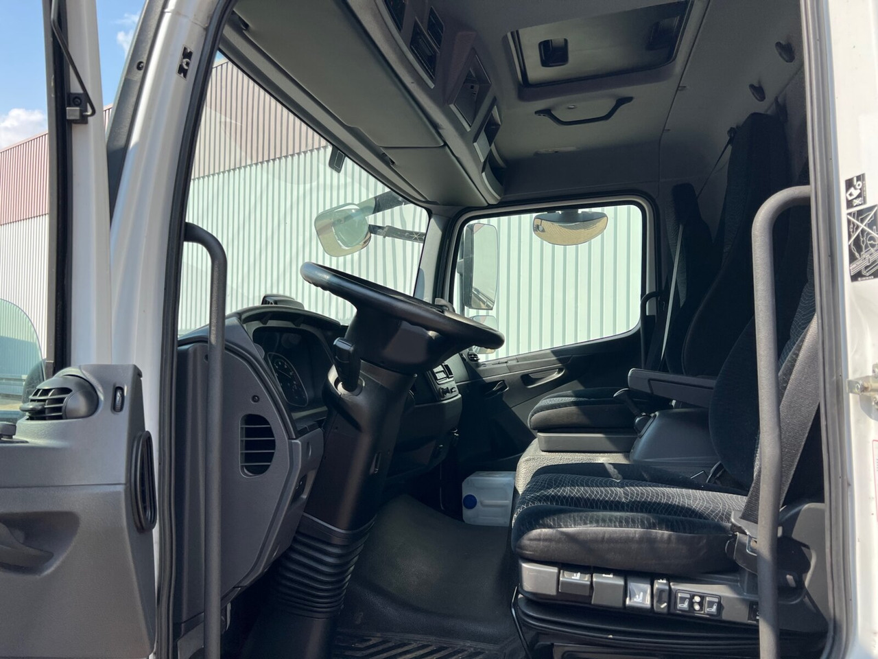 Mercedes-Benz Atego 818 L 4x2 Atego 818 L 4x2 mit Sörensen LBW - Xe tải thùng mui bạt: hình 3 Mercedes-Benz Atego 818 L 4x2 Atego 818 L 4x2 mit Sörensen LBW - Xe tải thùng mui bạt: hình 3