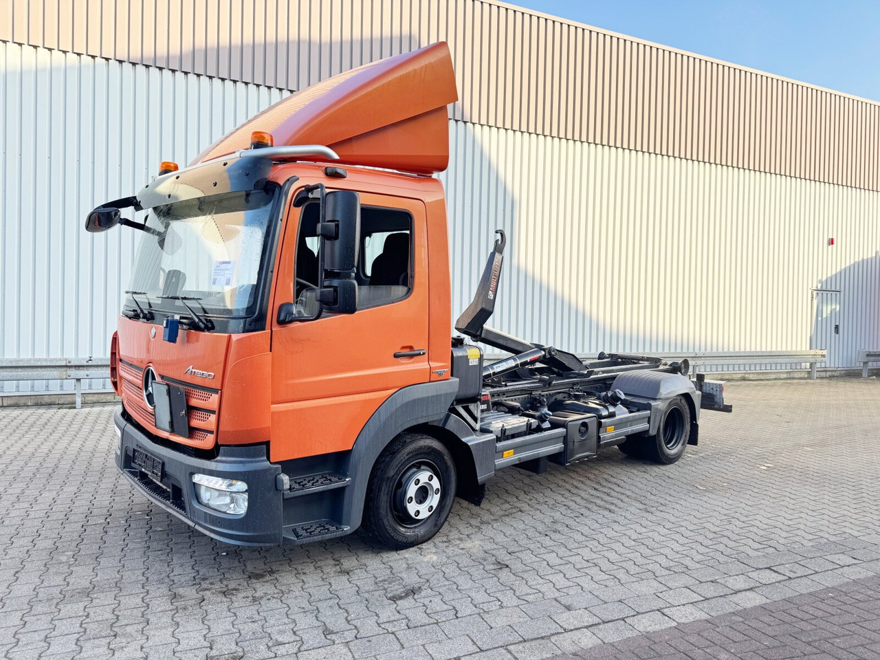 Mercedes-Benz Atego 824 L 4x2 Atego 824 L 4x2, Motorabtrieb, City-Abroller - Xe tải nâng móc: hình 1 Mercedes-Benz Atego 824 L 4x2 Atego 824 L 4x2, Motorabtrieb, City-Abroller - Xe tải nâng móc: hình 1