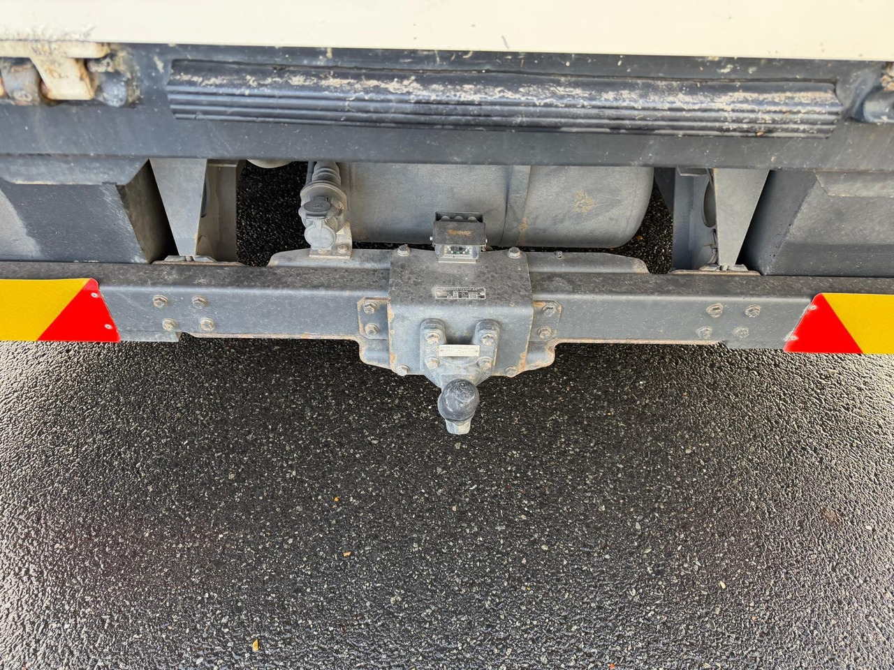 Mercedes-Benz Atego Atego 816 4 x 2 - Xe tải thùng lửng/ Phẳng: hình 4 Mercedes-Benz Atego Atego 816 4 x 2 - Xe tải thùng lửng/ Phẳng: hình 4