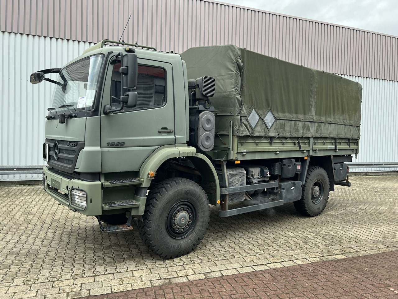 Mercedes-Benz Axor 1829 A 4x4 Axor 1829 A 4x4, Ex- - Xe tải thùng lửng/ Phẳng: hình 1 Mercedes-Benz Axor 1829 A 4x4 Axor 1829 A 4x4, Ex- - Xe tải thùng lửng/ Phẳng: hình 1