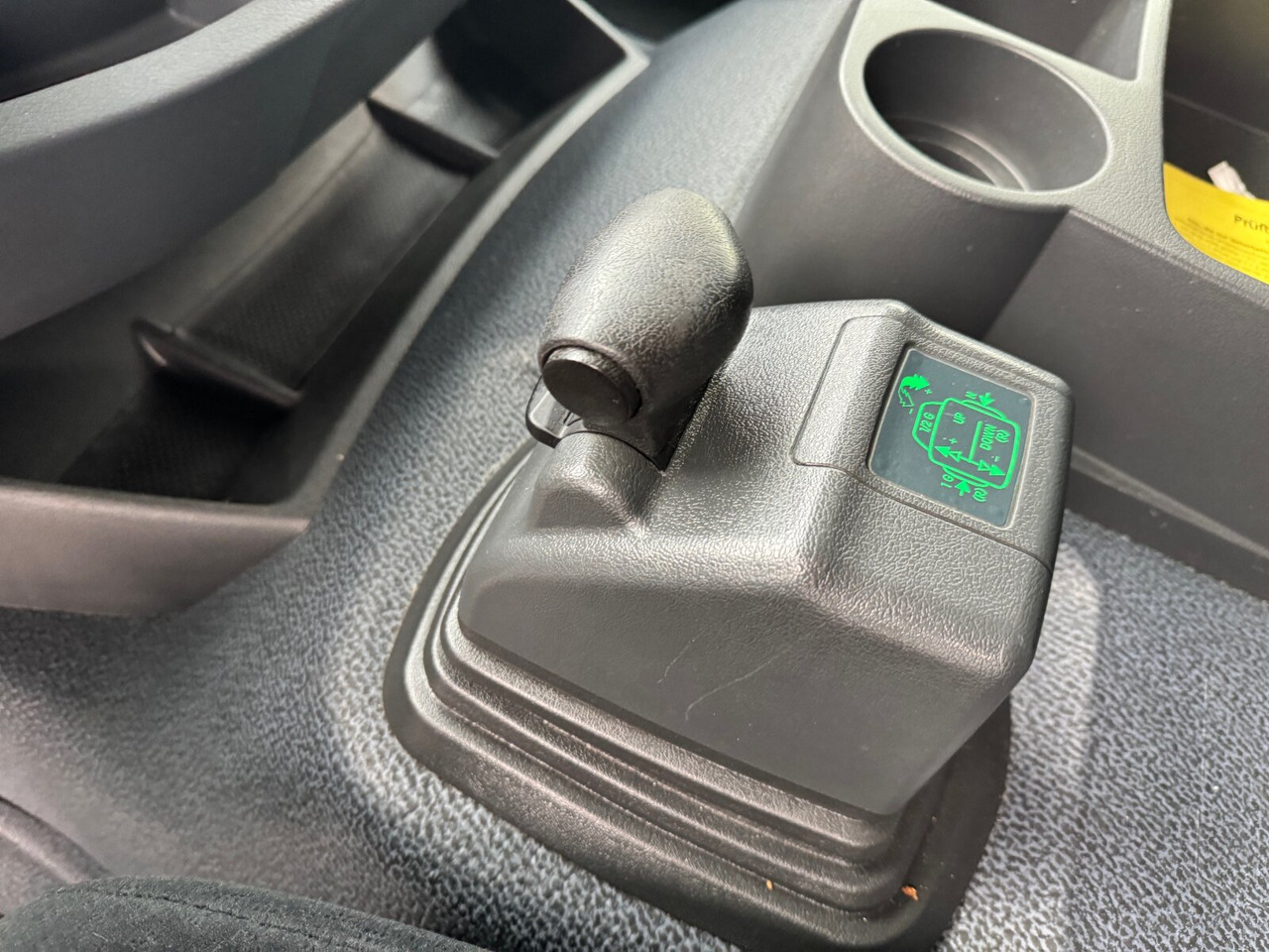 Mercedes-Benz Axor 1833 L 4x2 Axor 1833 L 4x2, Getränkekoffer - Xe tải hộp: hình 5 Mercedes-Benz Axor 1833 L 4x2 Axor 1833 L 4x2, Getränkekoffer - Xe tải hộp: hình 5