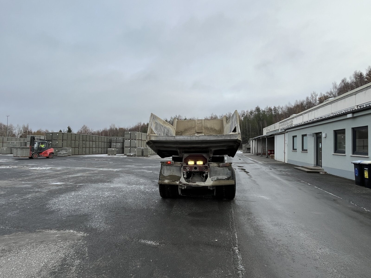 Mercedes-Benz NG 2628 K 6x4 NG 2628 K 6x4, V8, MEILLER Stahlmulde ca. 10³ - Xe ben đổ: hình 5 Mercedes-Benz NG 2628 K 6x4 NG 2628 K 6x4, V8, MEILLER Stahlmulde ca. 10³ - Xe ben đổ: hình 5