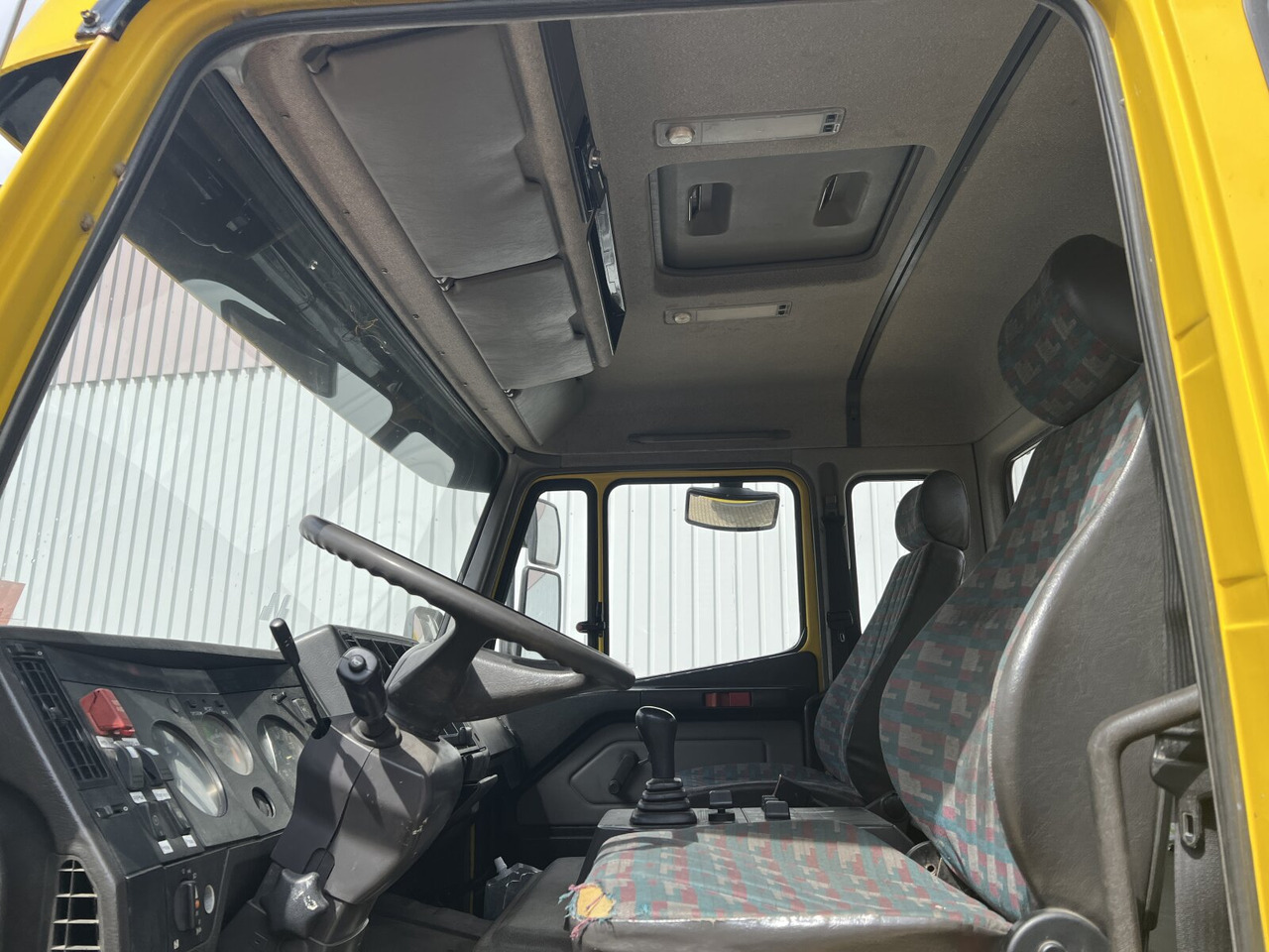 Interior photo 1: Xe tải khung gầm Mercedes-Benz SK II 2638/44 A 6x6 SK II 2638/44 A 6x6, V8, Retarder